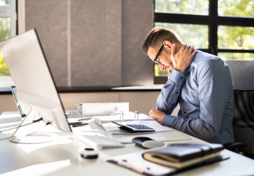 Ergonomía y consejos posturales para aumentar tu bienestar